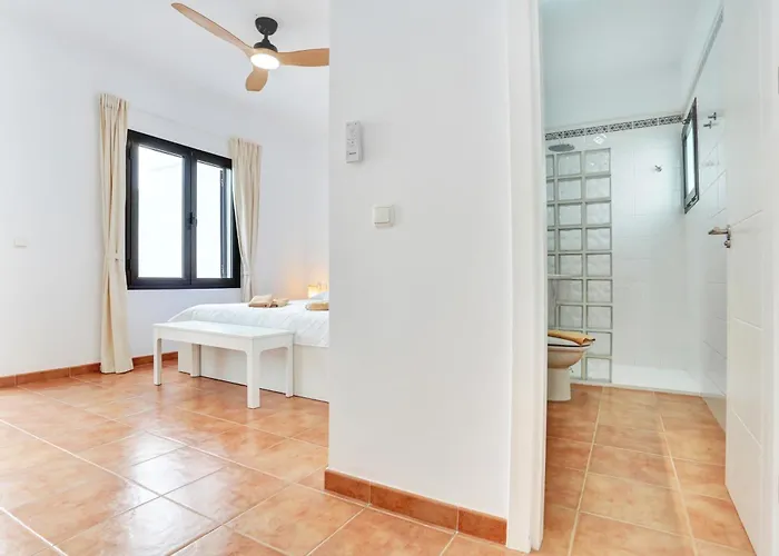 Villa Oliva, Private In *